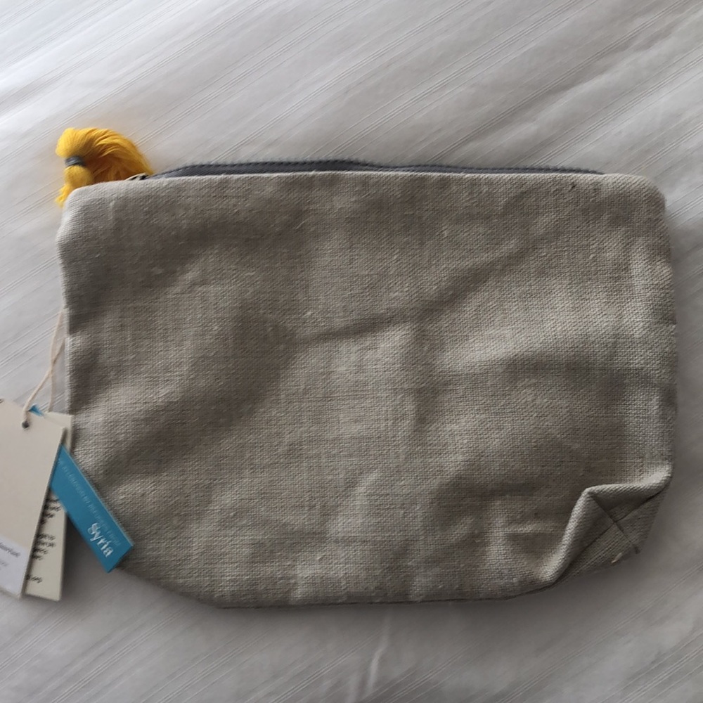 NWT Made 51 crafted by refugees UNHCR sunflower pouch - Picture 6 of 6